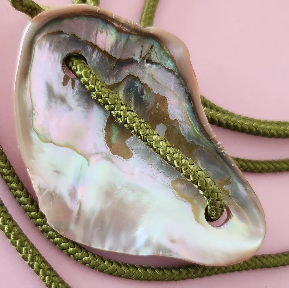 Shell Pendant - Picture 2 of 8